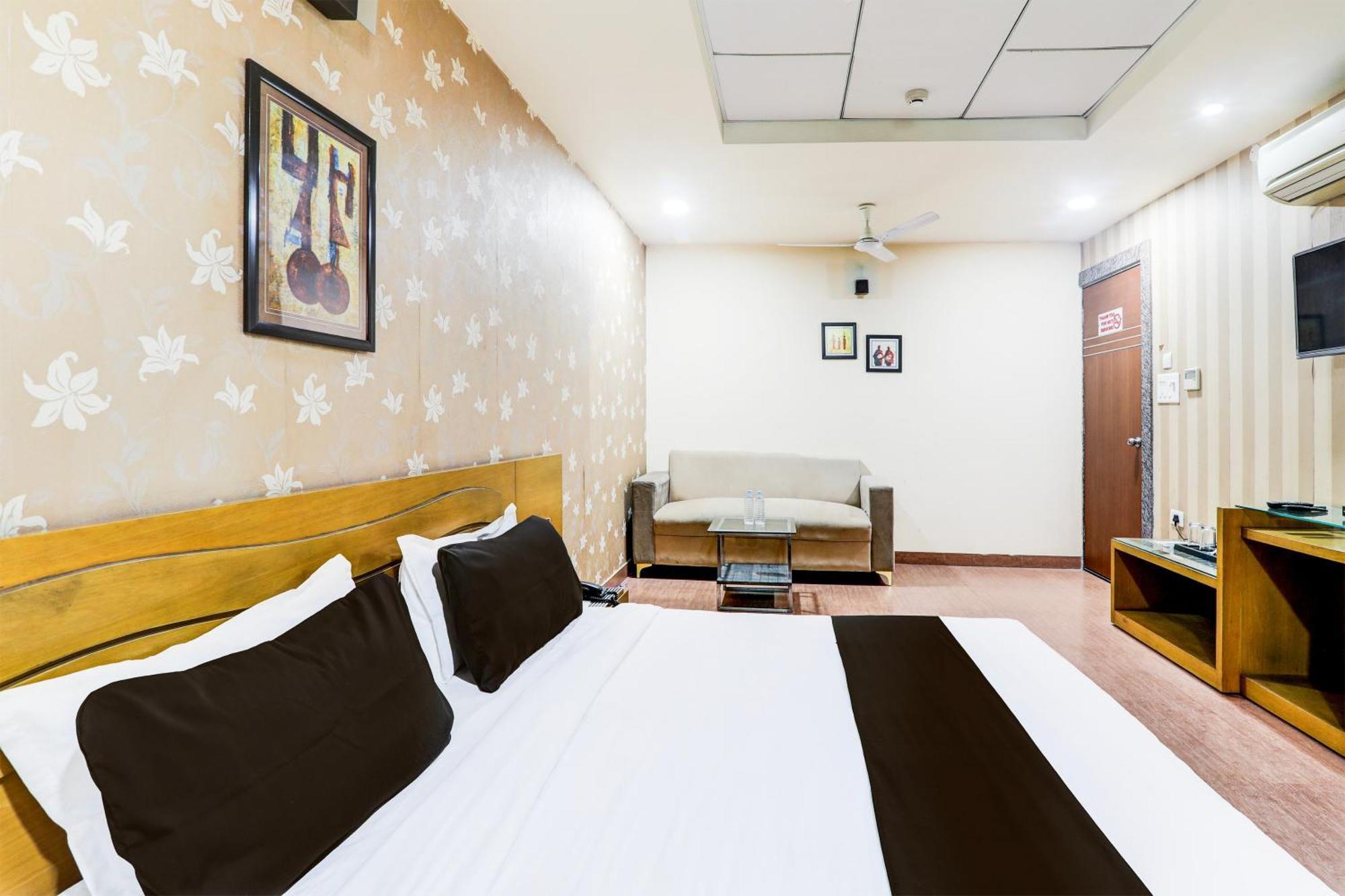 Townhouse Sakura Hotel Lucknow Exterior foto