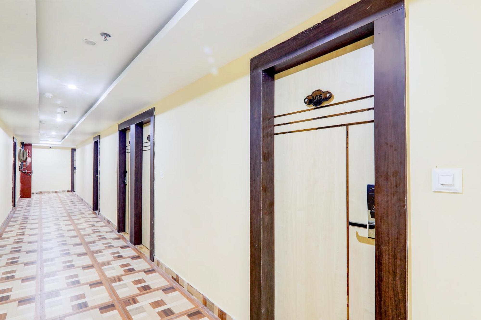 Townhouse Sakura Hotel Lucknow Exterior foto